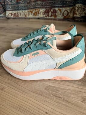 Puma Pink Sneaker with Teal NWOT